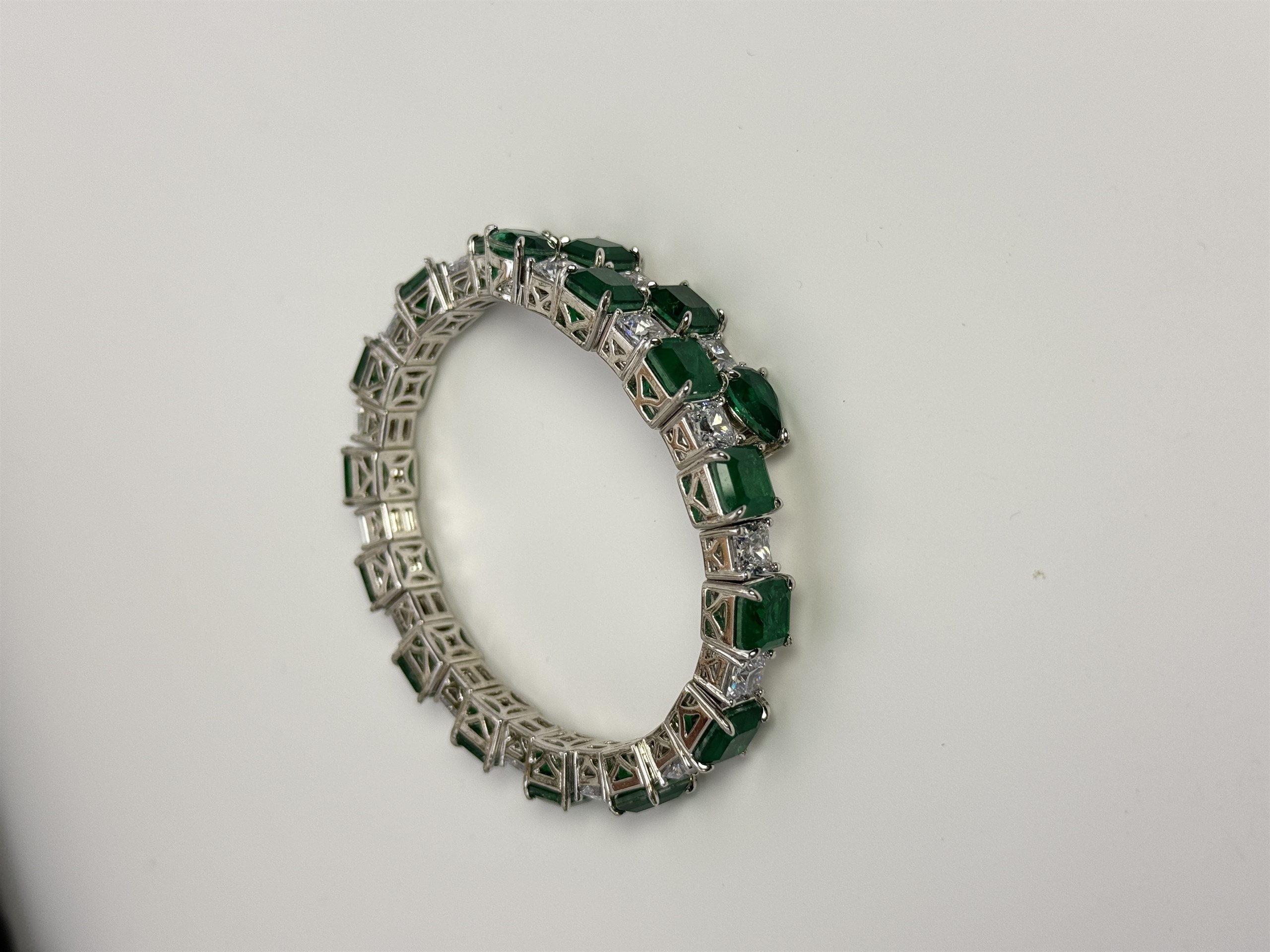 Green Lab-created Glass Bracelet — lab-created glass, SKU JW-015
