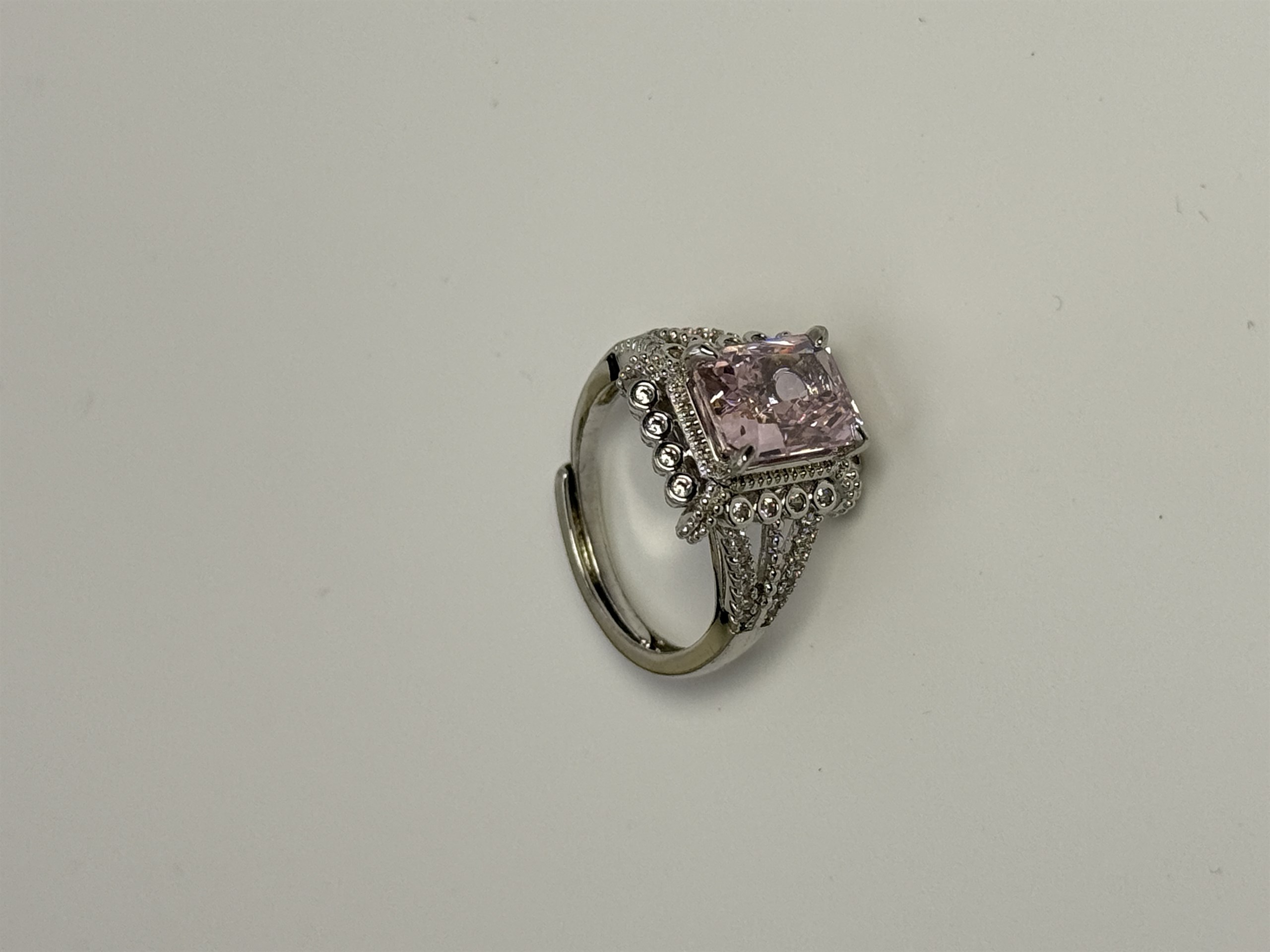 Pink Cubic Zirconia Ring — cubic zirconia, SKU JW-016